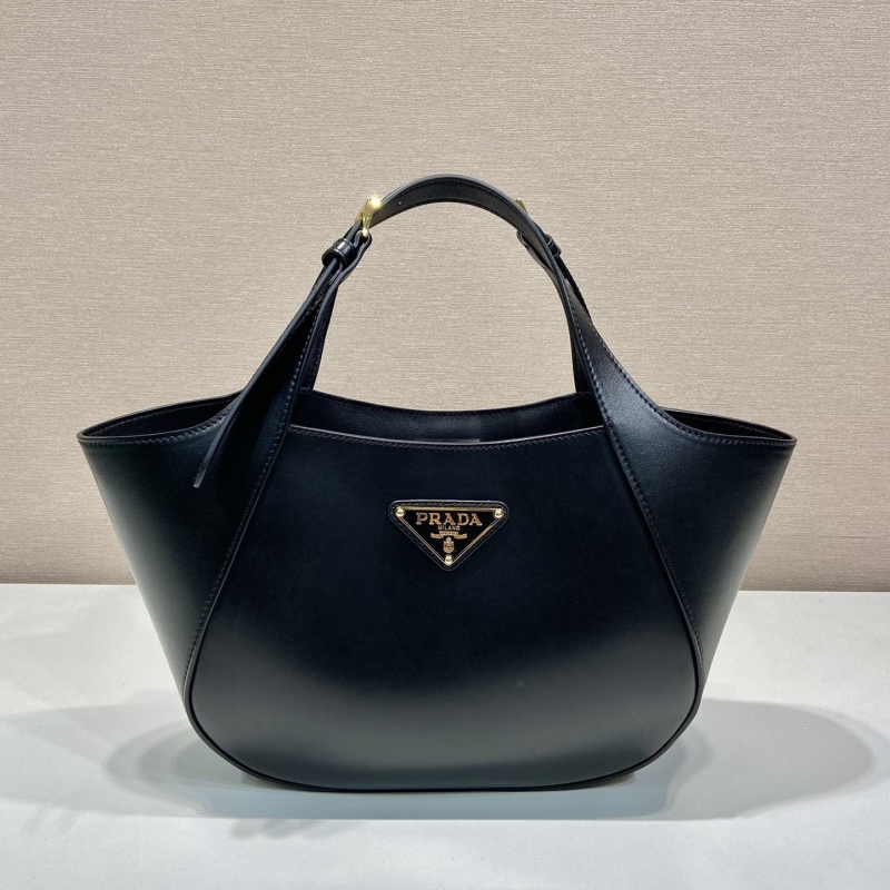 Pra*a shopping bags